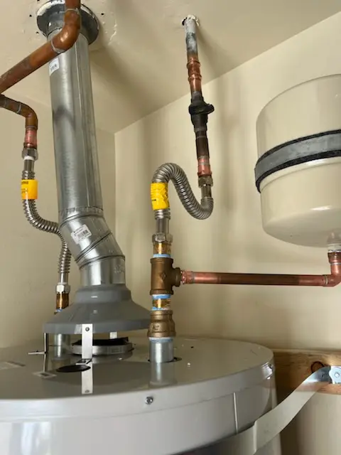 Water heater installation and plumbing repair in Knollwood
